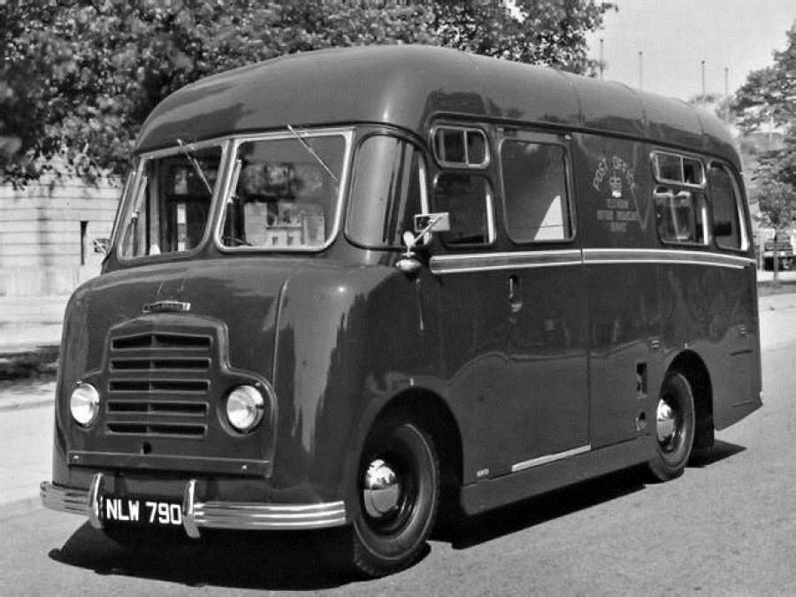  Karrier Bantam Outside Broadcast Van 1952 года  (фото 5 из 5)